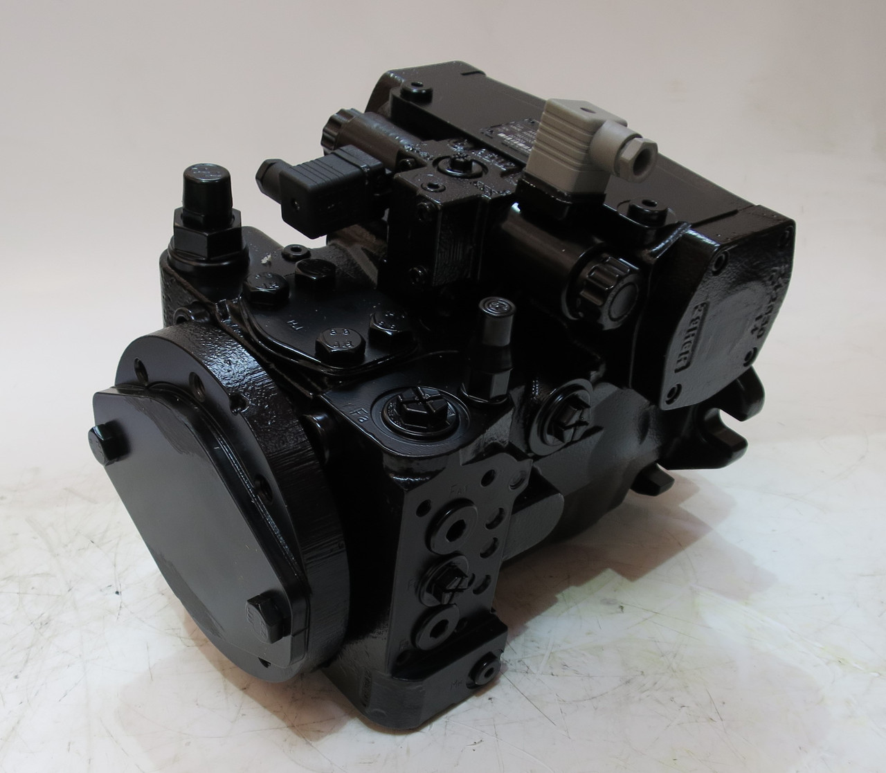 Поршневий насос Bosch Rexroth 8R1/42253MAN