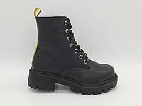 Шкіряні зимові черевики на товстій підошві. Украина. Маленькі розміри (33).