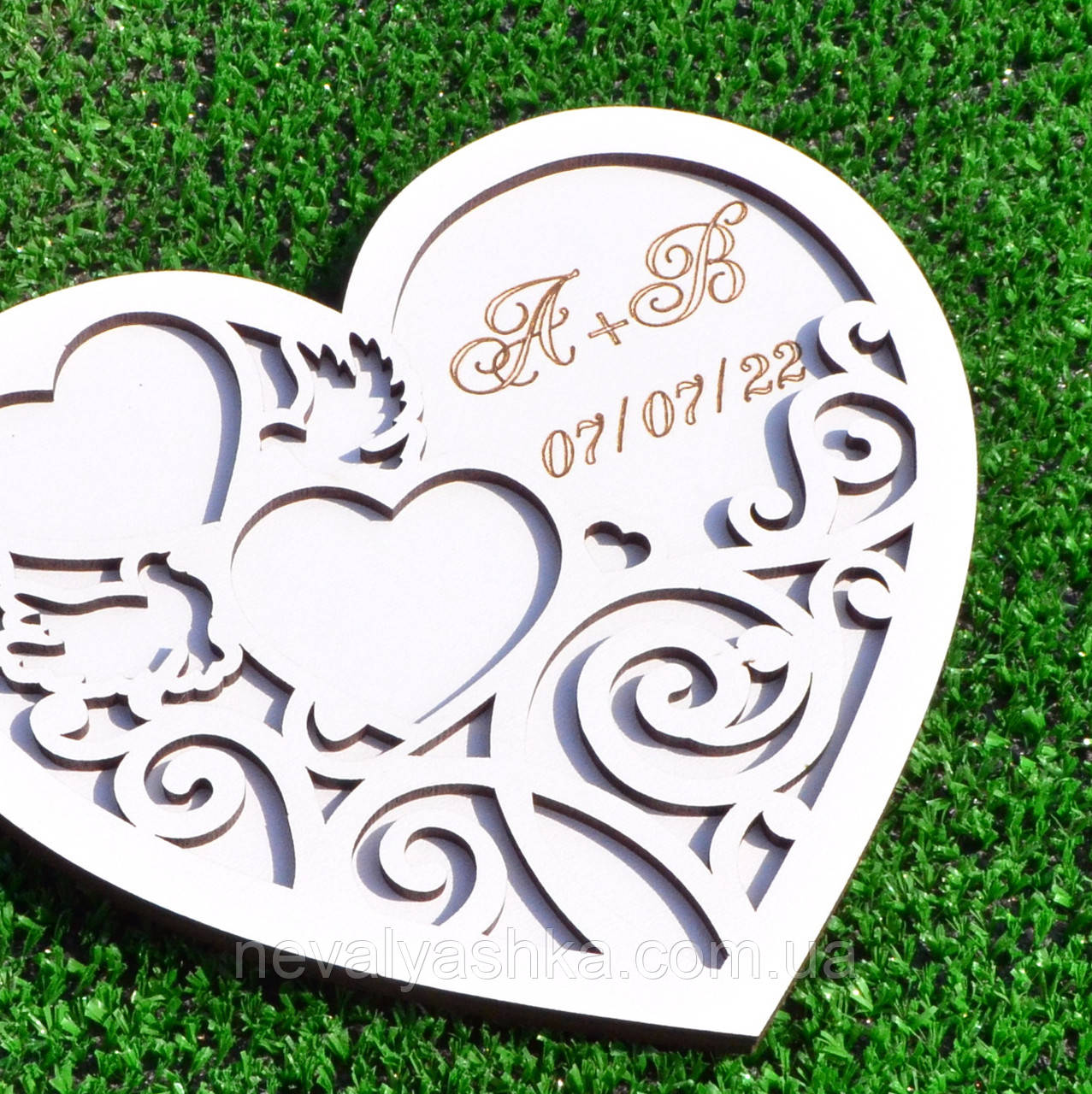 Підставка для обручок з ініціалами і Датою Серце 15 см Дерев'яна Весільна Сердечко Біла