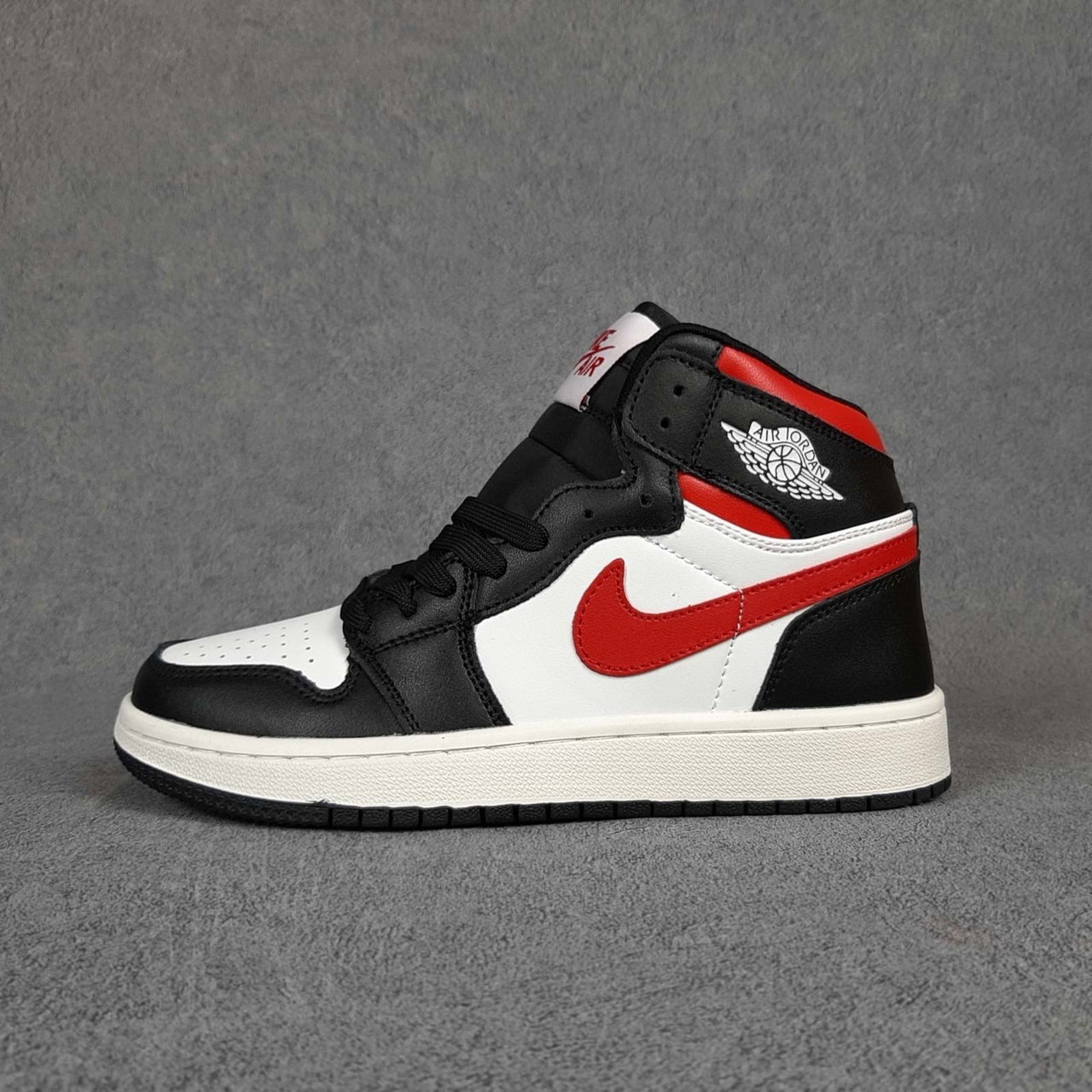 Чоловічі кросівки Nike Air Jordan Білі з чорним і червоним