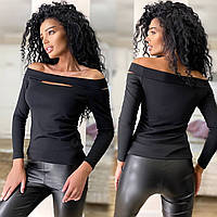 Жіноча кофта з відкритими плечима і розрізами