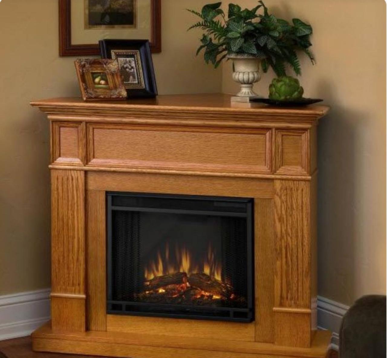 Кутовий каминокомплект Fireplace Вівальді Горіх з ефектом живого полум'я зі звуком і обігрівом