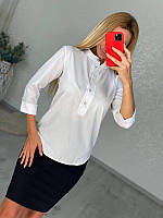 Жіноча класична сорочка в білому кольорі