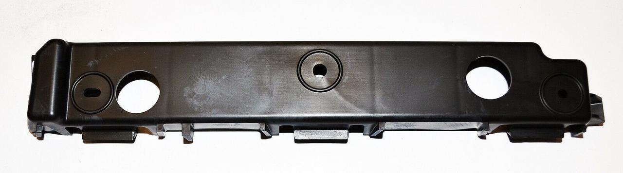 Напрямна переднього бампера права GM 22874514 Buick Verano