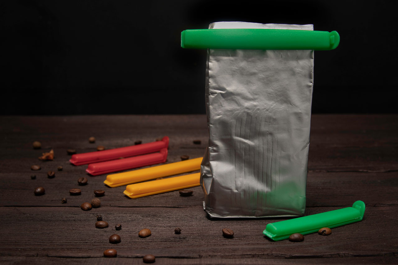 Затискачі для пакетів пластикові з засувкою на планшетці 6 шт. 12 см. і 10 див. - фото 1 - id-p122673459