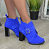 Замшеві черевики жіночі на стійкому каблуці, колір електрик, фото 4