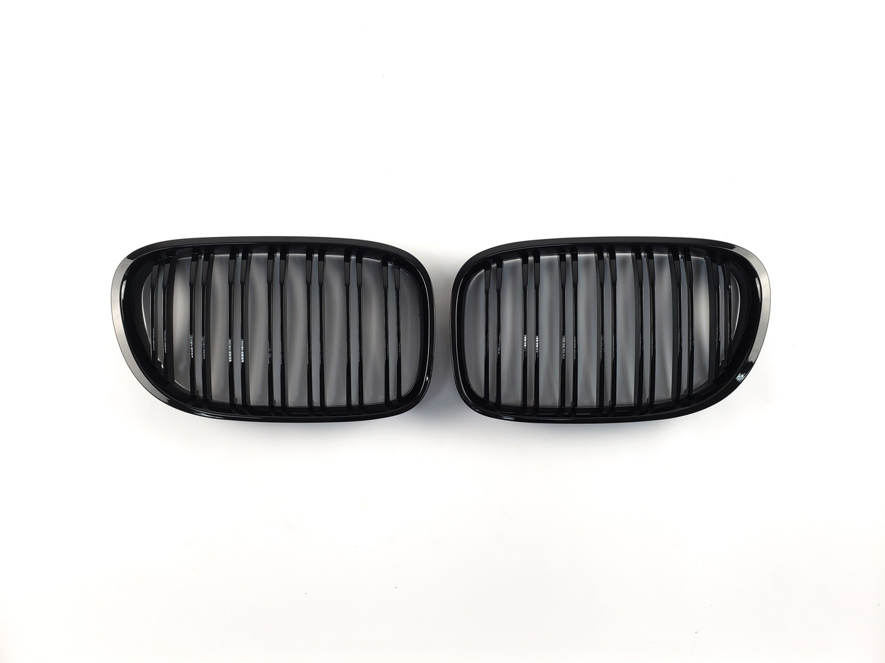 Ніздрі на BMW 7 Series F01 / F02 2008-2015 рік Чорні Глянсові ( Подвійні M-Look )