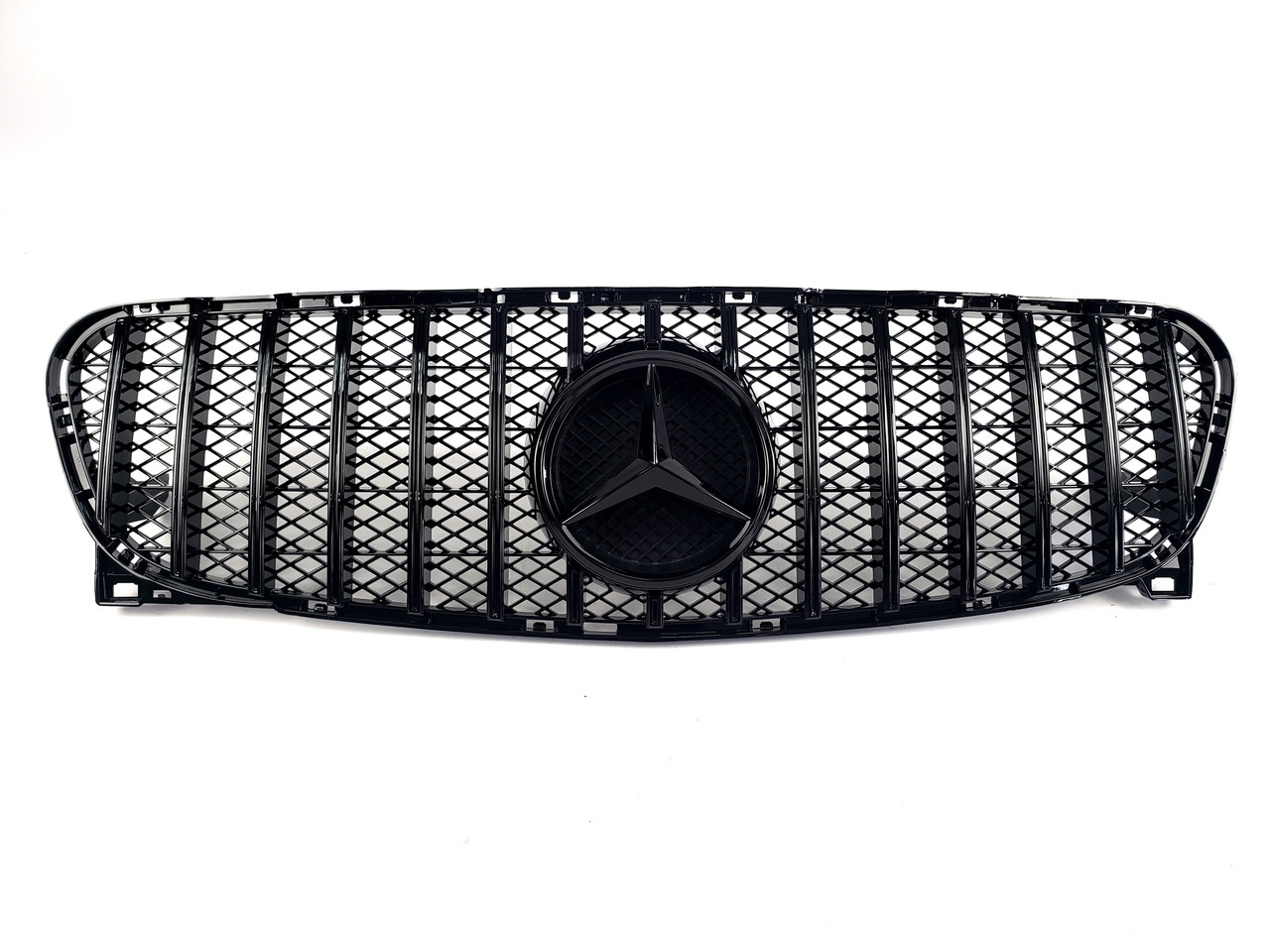 Решетка радиатора на Mercedes GLA-Class X156 2013-2017 год GT Panamericana ( Черная )