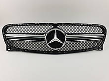 Решітка радіатора на Mercedes GLA-Class X156 2013-2017 рік AMG стиль ( Чорна з сірою смужкою )