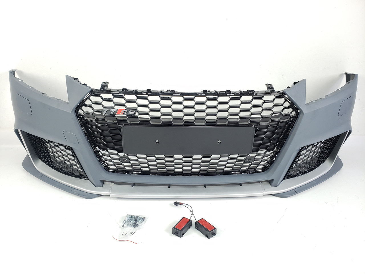 Передній бампер у стилі RS на Audi TT 8S 2014-2018 рік