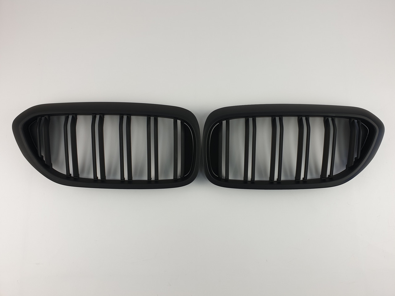 Ноздри на BMW 5 Series G30 / G31 / F90 2017-2020 год Черные Матовые ( Двойные M-Look )