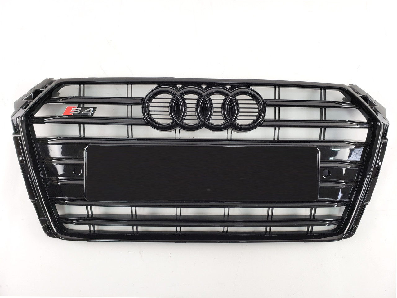 Решітка радіатора Audi A4 2015-2019год Чорна (в стилі S-Line)