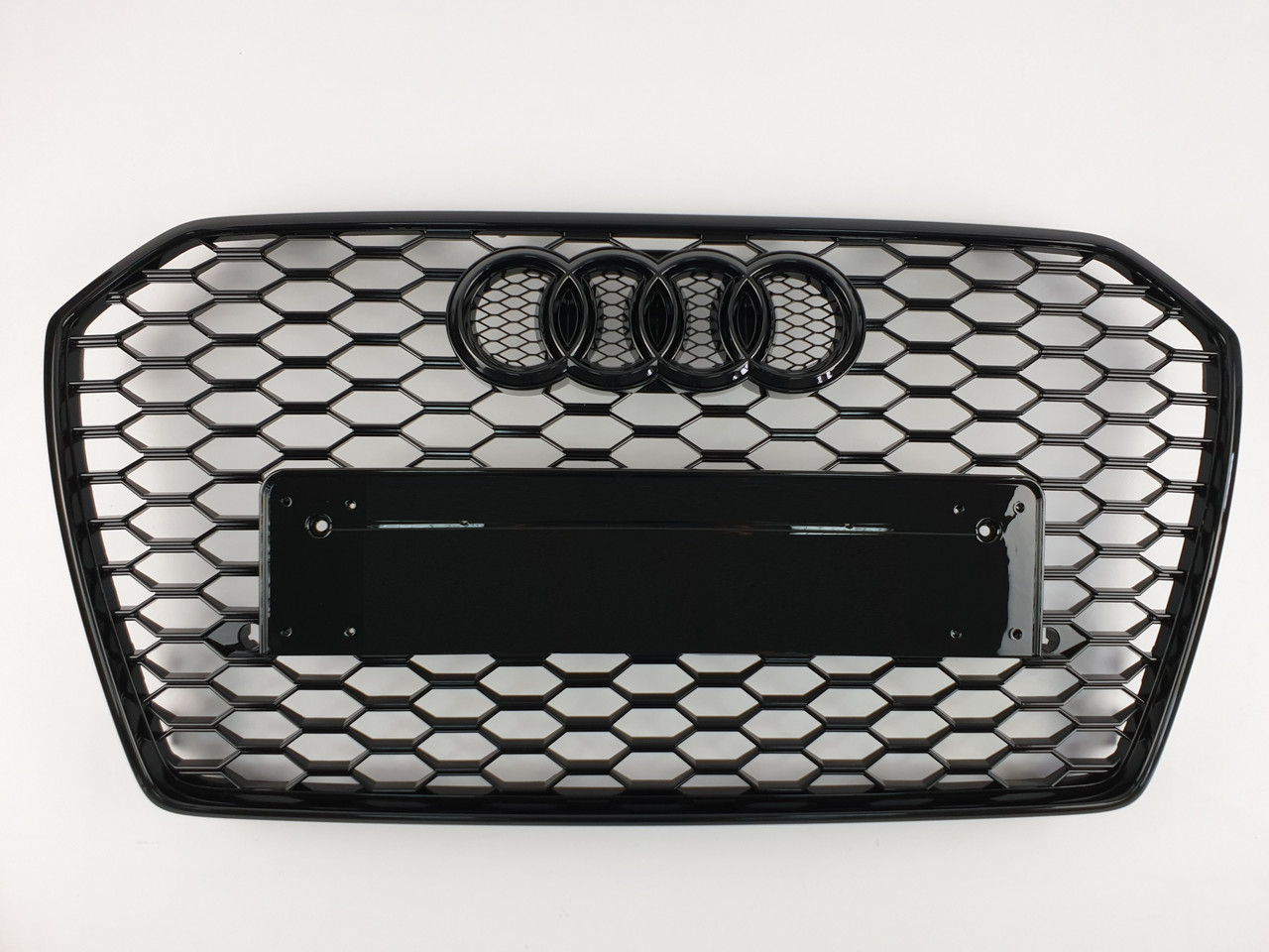 Решітка радіатора Audi A6 2014-2018год Чорна (в стилі RS)