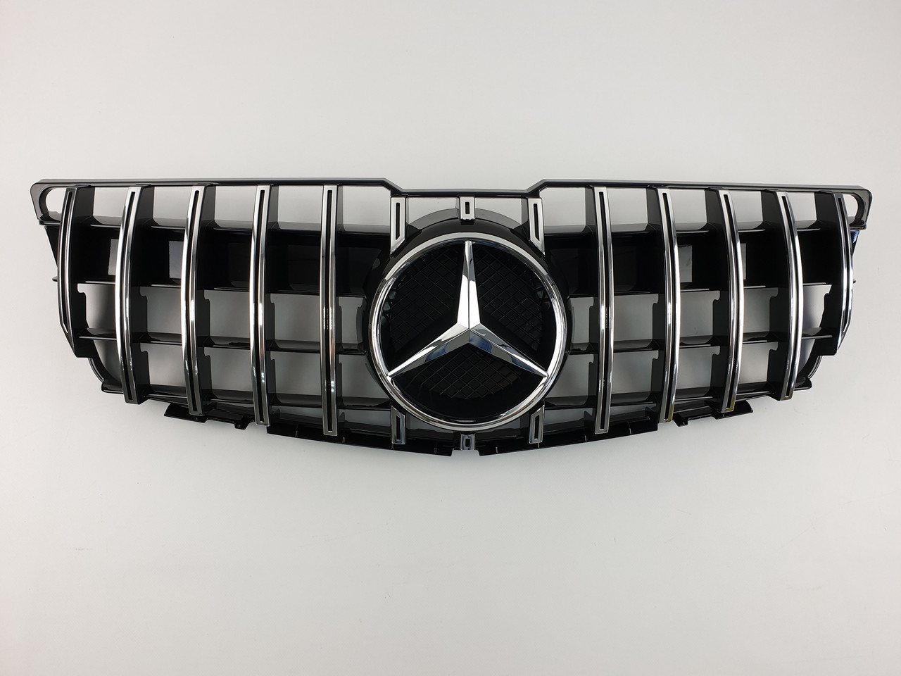 Решітка радіатора на Mercedes GLK-Class X204 2008-2012 рік GT Panamericana ( Чорна з хромом )