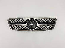 Решітка радіатора Mercedes C-Class W203 2000-2007 рік AMG стиль ( Хром з чорними вставками )