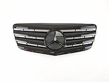Решітка радіатора на Mercedes E-class W211 2006-2009 рік AMG стиль ( Чорна глянсова )