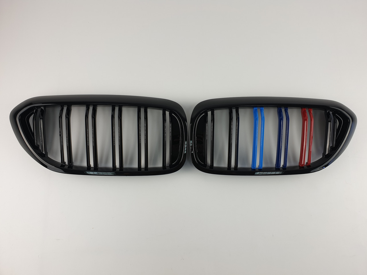 Ніздрі на BMW 5 Series G30 / G31 / F90 2017-2020 рік M-color ( Подвійні M-Look )