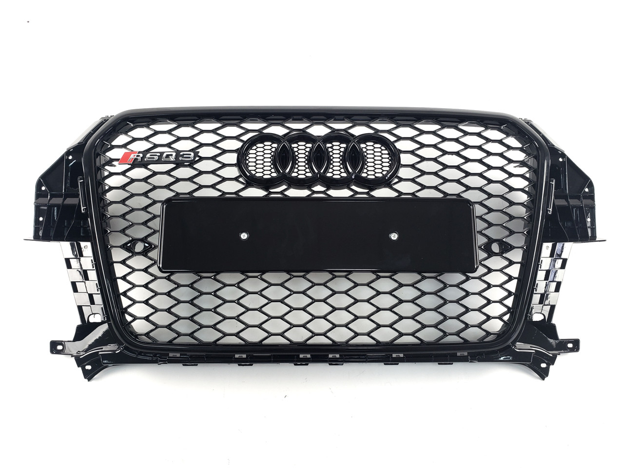 Решітка радіатора Audi Q3 2011-2014год Чорна (в стилі RS)