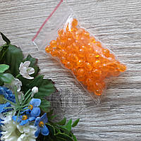 Бусіна пластикова — гранована. Колір оранжевий. 0.6 см. Вага паковання 10 грамів