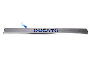 Fiat Ducato Накладка над номером на кришку багажника LED червоний TMR Накладки на кришку багажника Фіат Дукато
