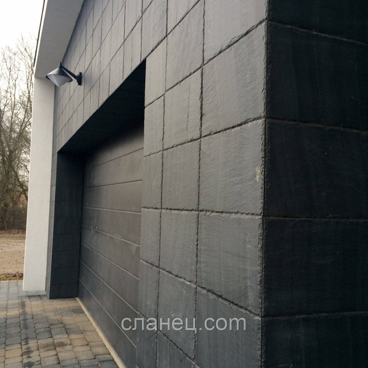 Натуральний сланець для фасаду 40х25 см темно-сіра
