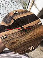 Настінний годинник з натурального дерева і епоксидної смоли римськими цифрами