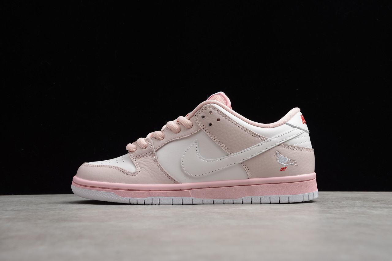 Кросівки жіночі Nike Dunk Low / DNK-205