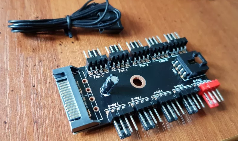 Переходник управляемый SATA на 10 кулеров 4 pin hub кулер fan