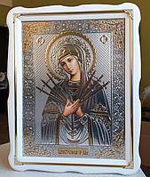 Икона Семистрельная Богородица в белом деревянном фигурном киоте с декоративными уголочками, размер 37*47