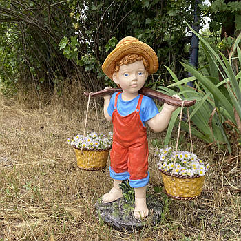 Садова фігура Хлопчик з коромислом