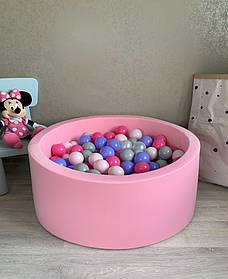 Ніжно рожевий дитячий сухий басейн з кульками
