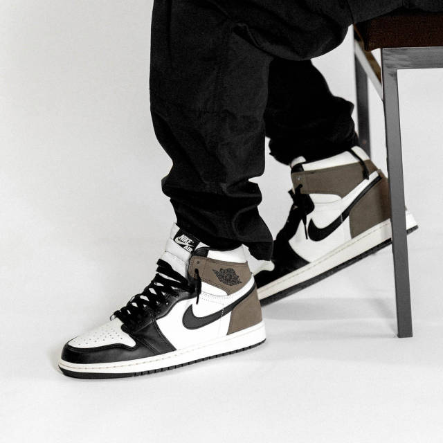 Nike Air Jordan 1 Retro High Dark Mocha ID 1478656961 2600 Prom.ua