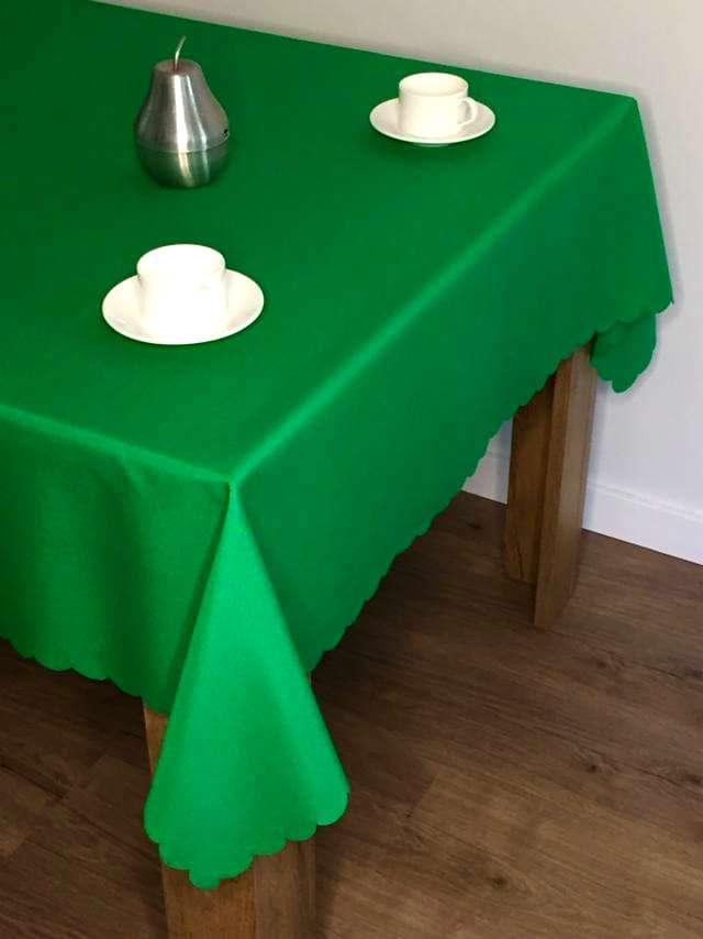 Однотонная зеленая скатерть для стола - фото 1 - id-p270720805