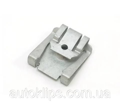 Скоба під саморіз W124 W166 W169 W205 W211 W212 W213 W221 W222 W245 W292 A0049943145