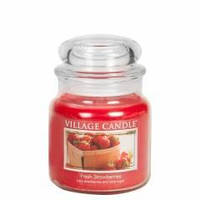 Ароматическая свеча Village Candle Свежая клубника (время горения до 105 ч)