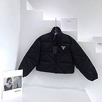Жіноча чорна стьобана нейлонова куртка Prada пуховик Прада Re-Nylon Gabardine cropped down jacket