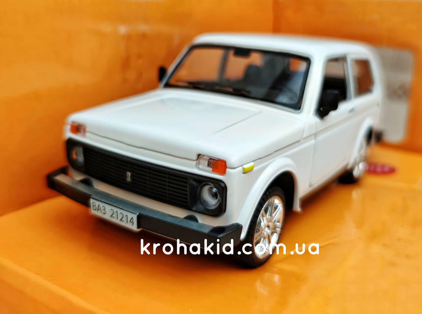 Металлическая машинка ВАЗ-21214 