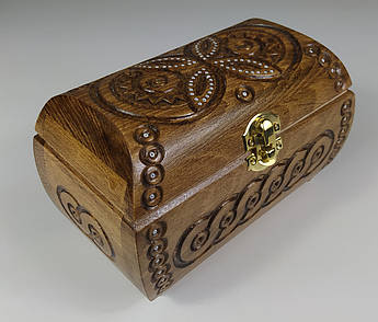 Різьблена шкатулка з черешні 17.5×9.5×10.5 см | Дерев’яна скринька ручної роботи з інкрустацією | Ексклюзивний подарунок з Карпат