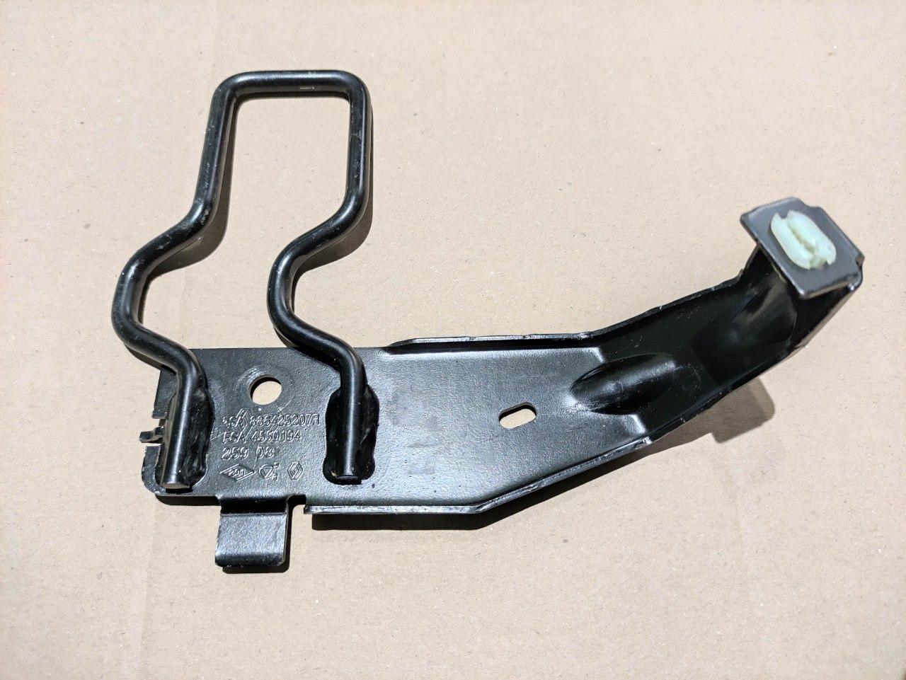 Кронштейн кріплення заднього дивана Renault Megane 3, 2008-2016, 886425207R (Б/У)