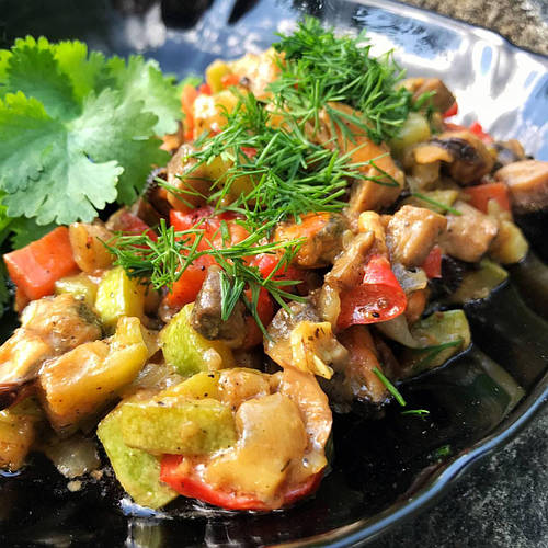 ТЕПЛИЙ САЛАТ ІЗ МІДІЯМИ 🥙