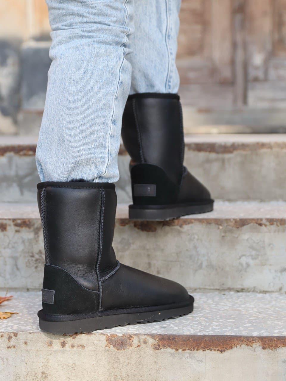 Чоботи жіночі зимові чорні Ugg Classic Short Black Lather (04071)