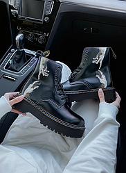 Жіночі черевики Dr. Martens Black Взуття Доктор Мартінс чорні з малюнком шкіряні осінні молодіжні