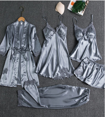 Халат із пеньюаром, піжамою