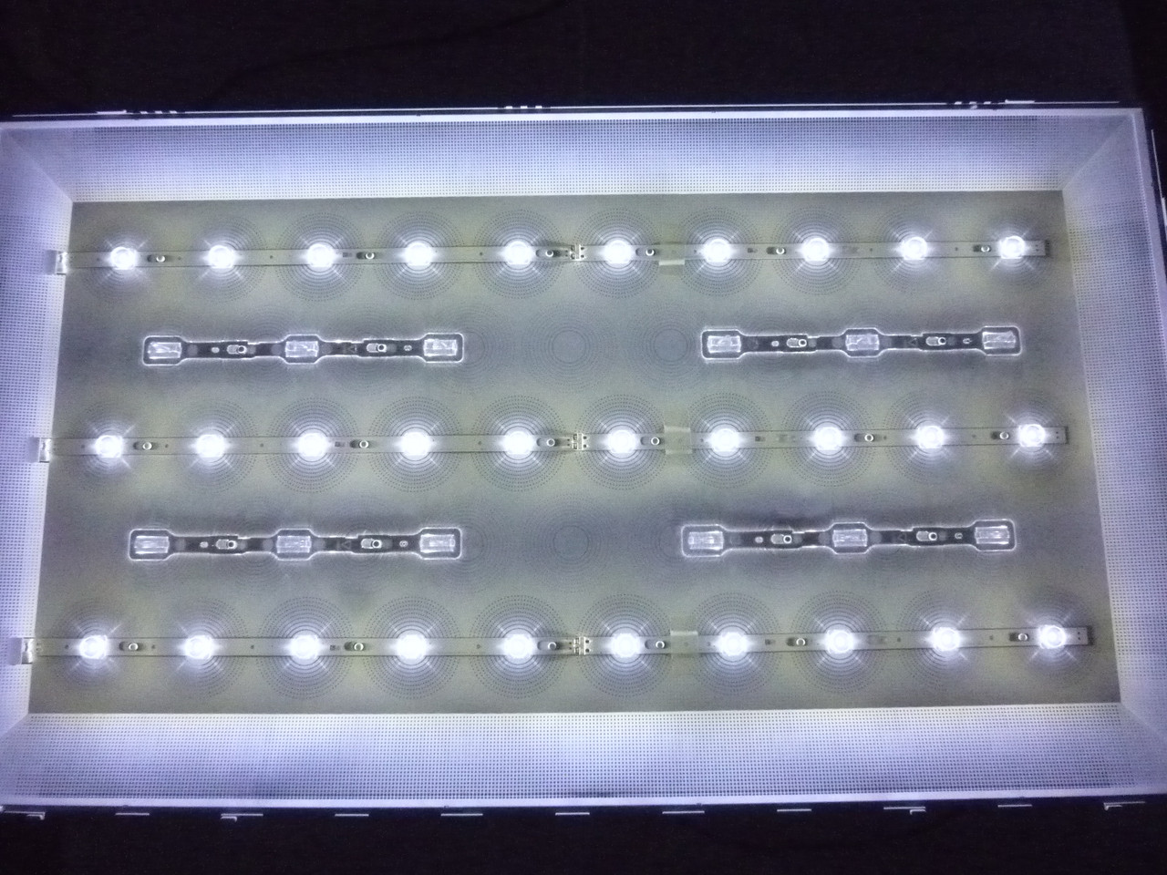 Світлодіодні LED-лінійки V0T7-430SM(A-B)-R0 (матриця CY-GT043HGNV2H) Б/В