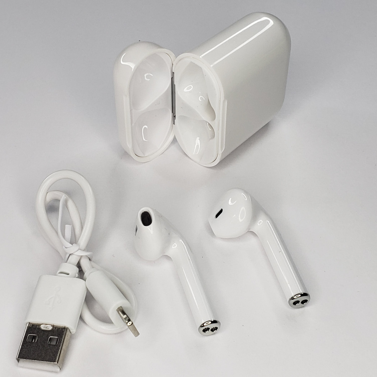 Беспроводные наушники с микрофоном наушники в кейсе HF Air Pods i99 TWS Bluetooth Белый - фото 2 - id-p1479642449
