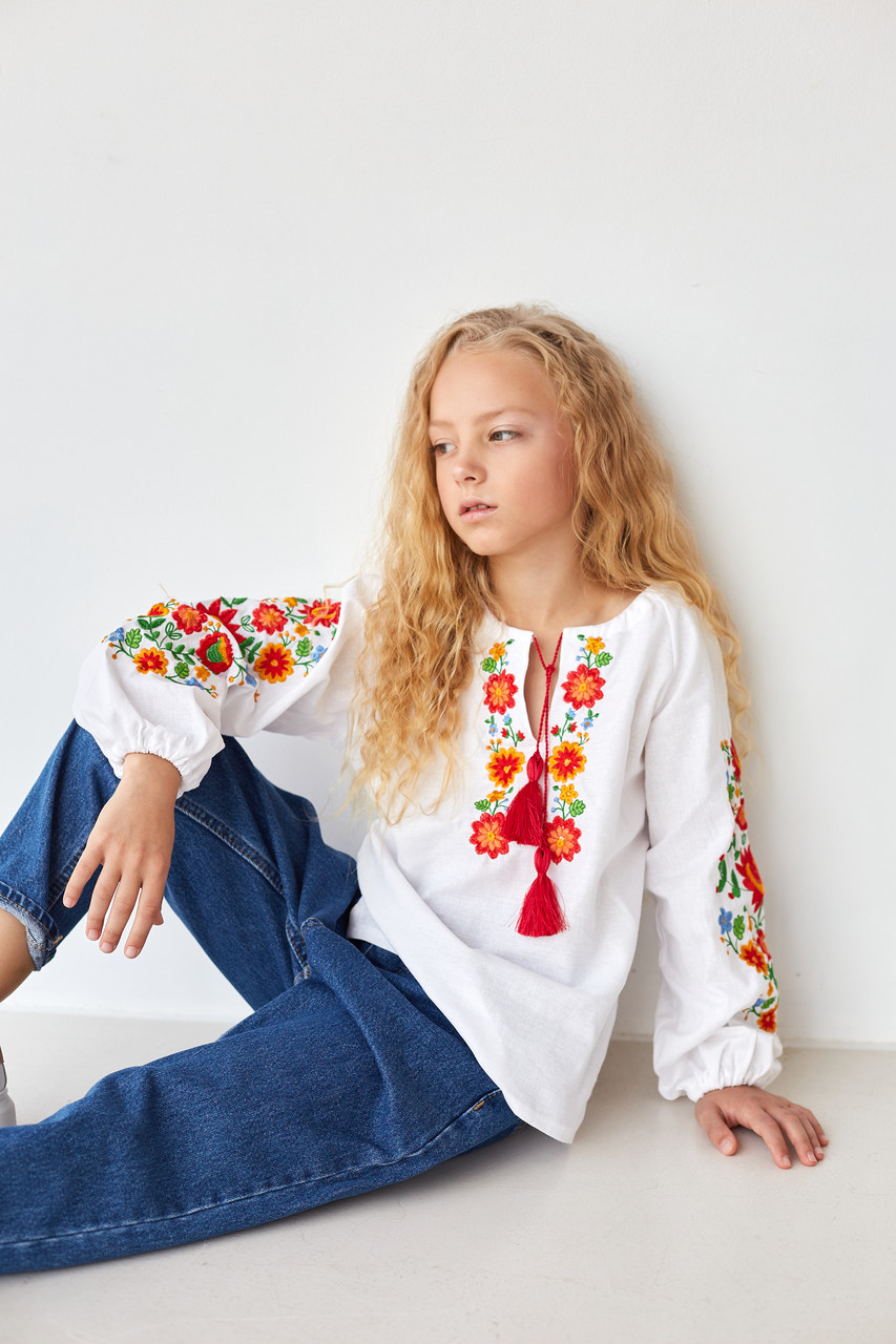 Вишиванка для дівчинки MEREZHKA "Квіткова" 140-170