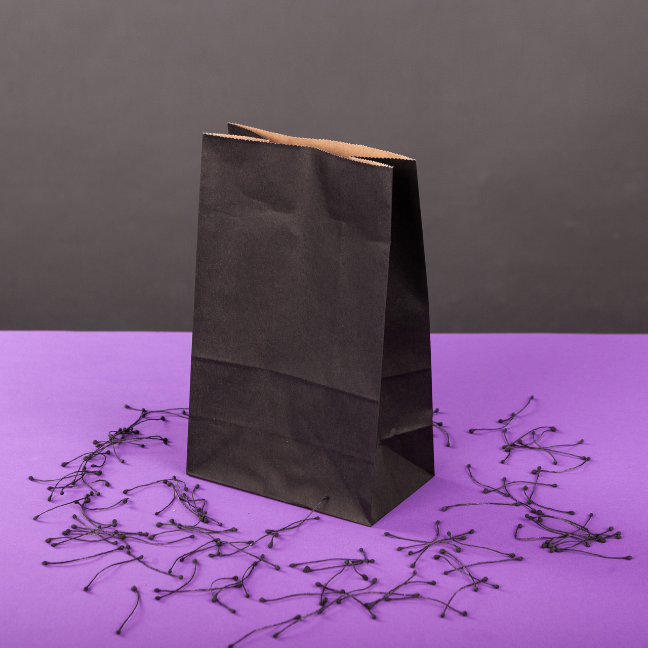 Подарунковий пакет Чорний паперовий 150*90*240 мм з плоским дном красиві Святкові крафт пакети