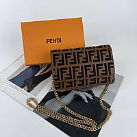 Женская кожаная сумка клатч через плечо на цепочке Fendi Фенди