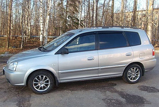 Дефлектори вікон на Kia Carens 1999-2006 (HIC). Вітровики на Kia Carens