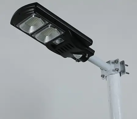 LED світильник консольний на сонячній батареї Gemix 100W 6000К IP65 GE-100, фото 2